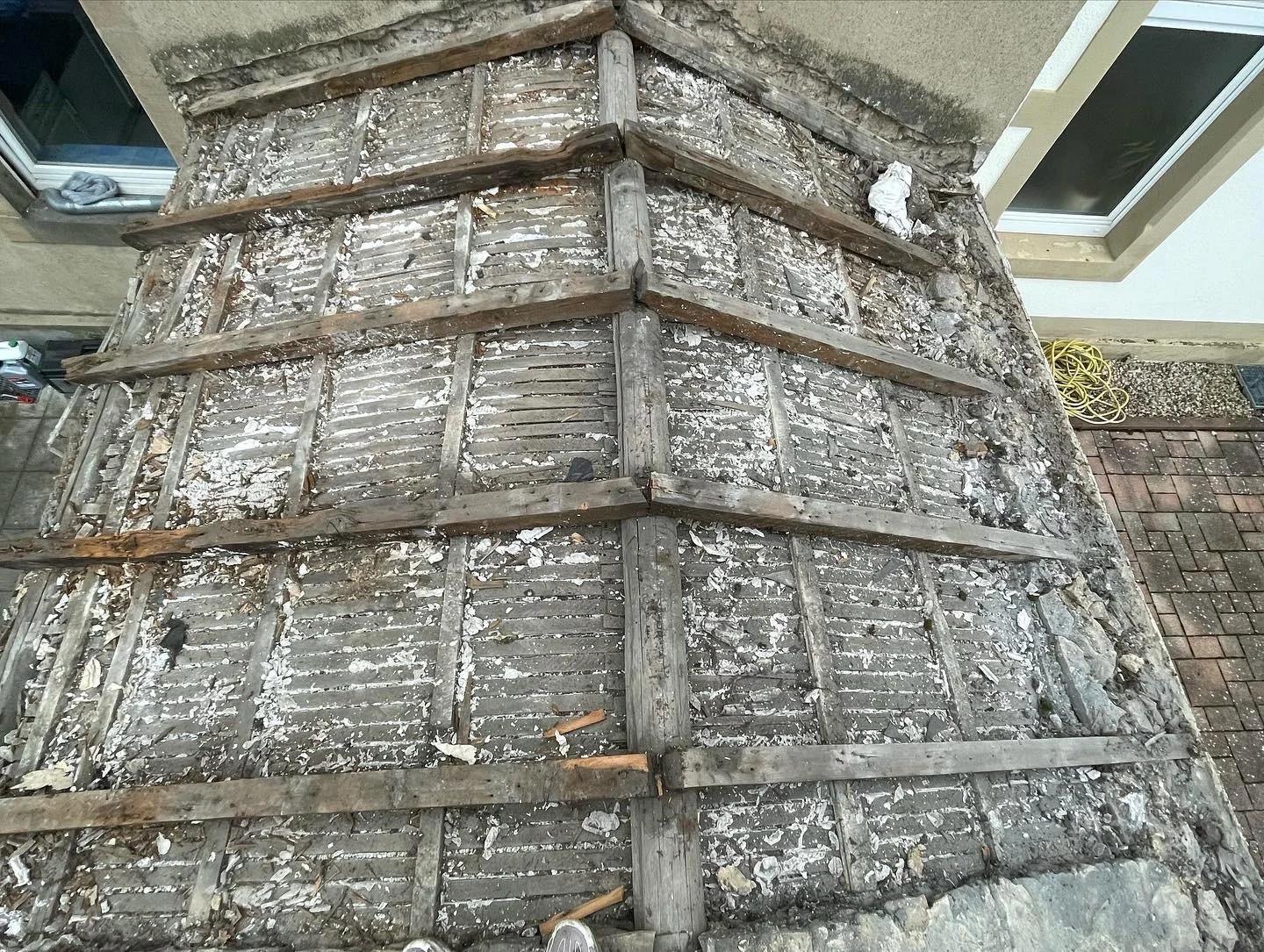 Charpente avant travaux de réfection de toiture au Luxembourg, photographie 2