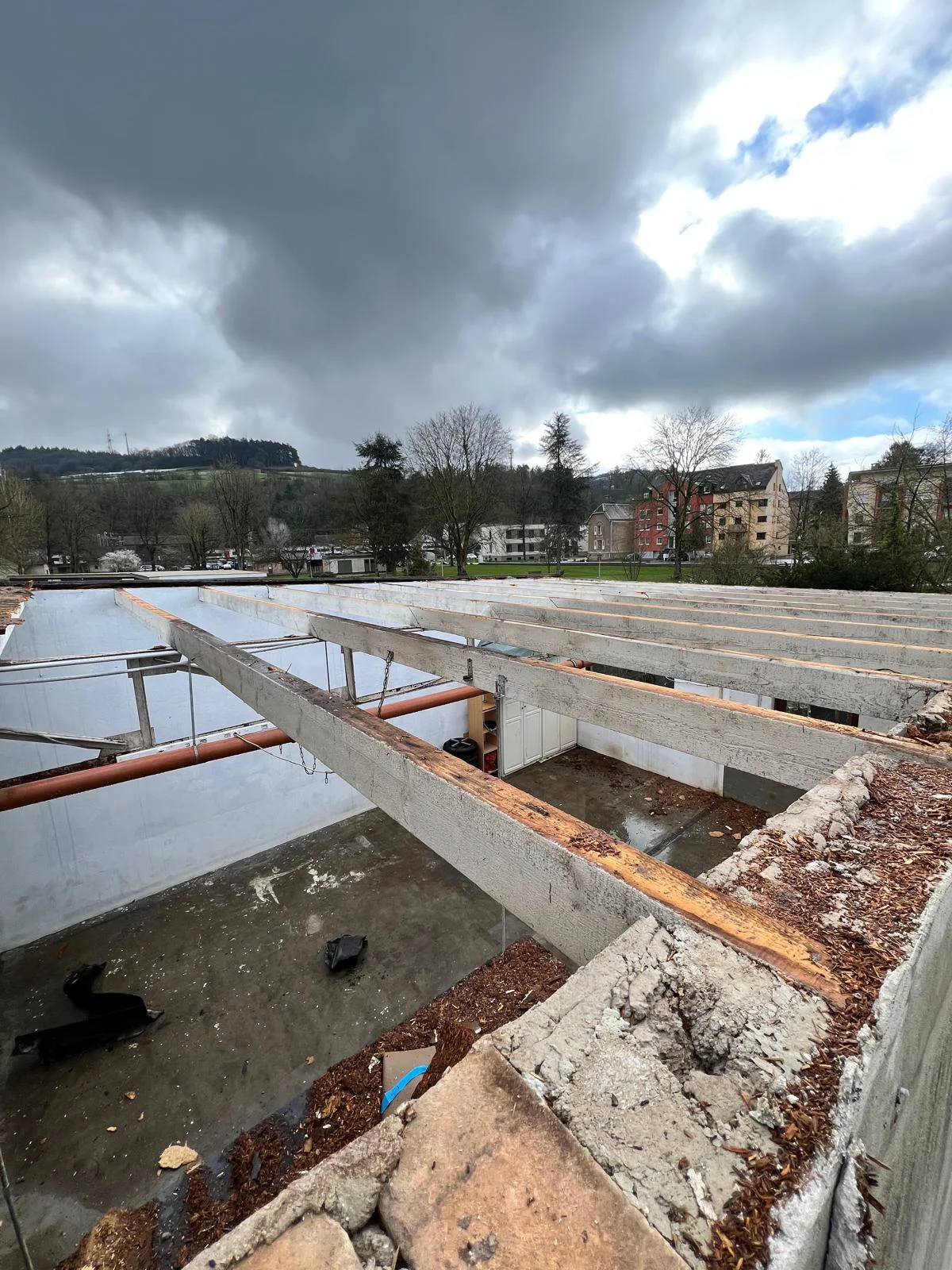 Travaux d'étanchéité de toiture en cours au Luxembourg, photographie 3